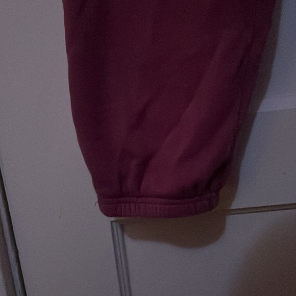 TALENTLESS Dusty Red Sweatpants - Picture 3 of 3